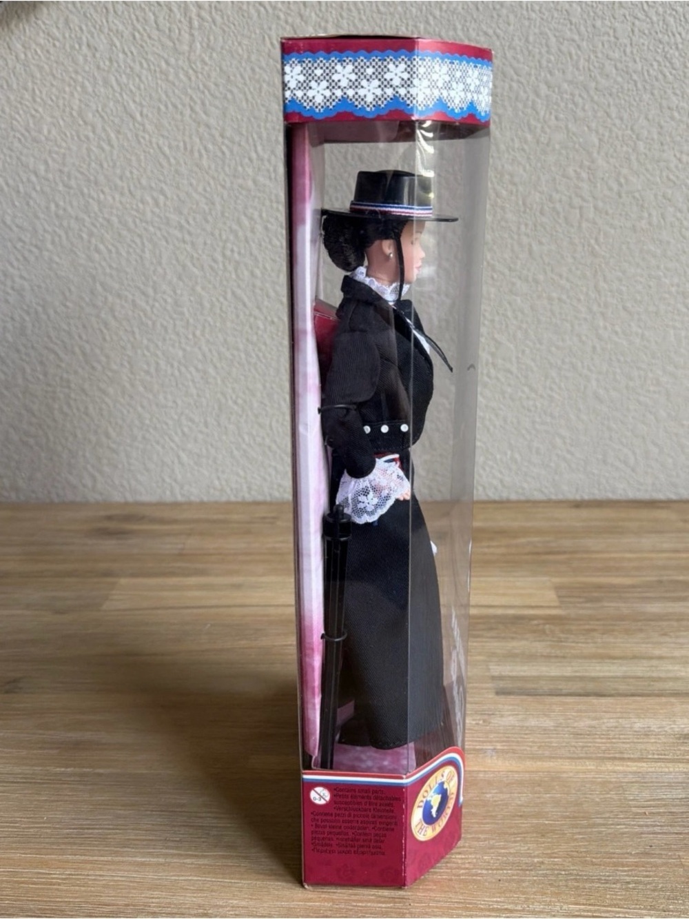 Vintage Chilean Barbie Dolls of the World Collector Edition Mattel 1998 NRFB - Picture 4 of 8